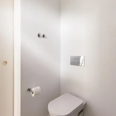 Stylish 2-bedroom With Terrace In Alcantara Apartman