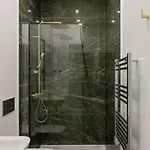 Stylish 2-bedroom With Terrace In Alcântara Apartamento Lisboa