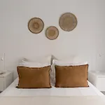 Stylish 2-bedroom With Terrace In Alcântara *