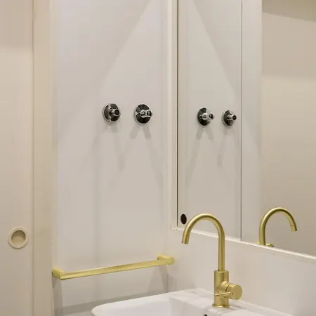 Stylish 2-bedroom With Terrace In Alcantara * リスボン