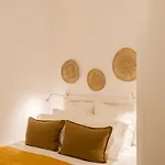 Stylish 2-bedroom With Terrace In Alcantara Апартаменты *