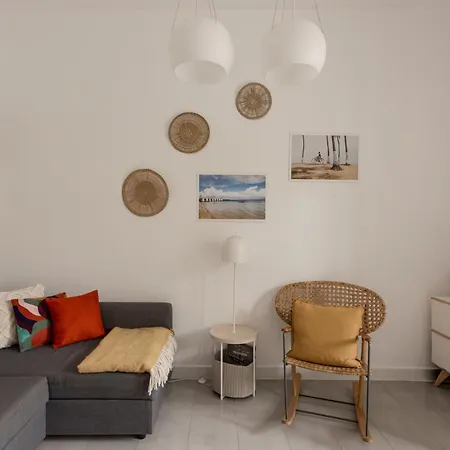 Stylish 2-bedroom With Terrace In Alcantara 아파트 *