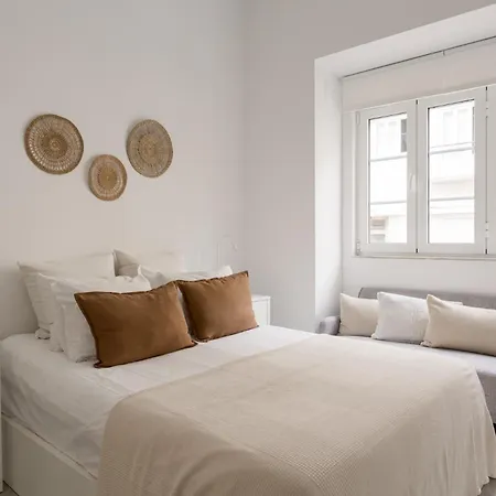 Stylish 2-bedroom With Terrace In Alcantara Апартаменти *