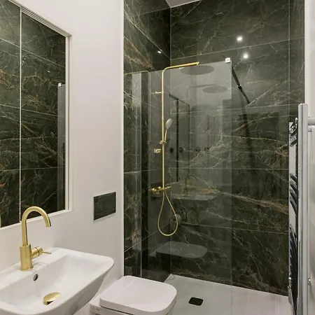 Апартаменти Stylish 2-bedroom With Terrace In Alcantara