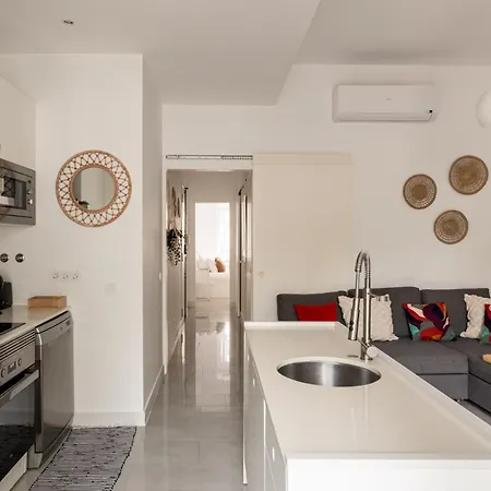Stylish 2-bedroom With Terrace In Alcantara * Лісабон