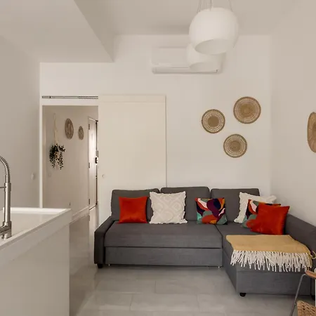 Stylish 2-bedroom With Terrace In Alcantara Apartment *