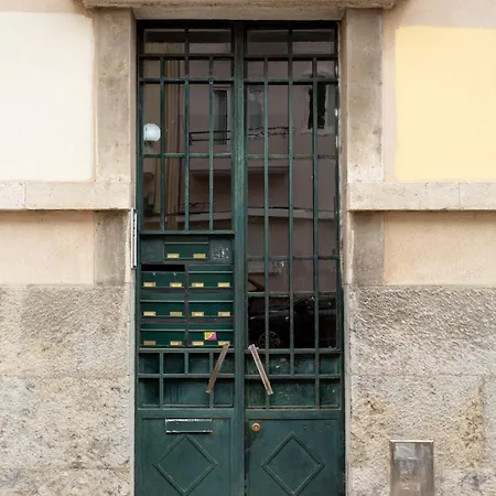 Stylish 2-bedroom With Terrace In Alcantara Apartment