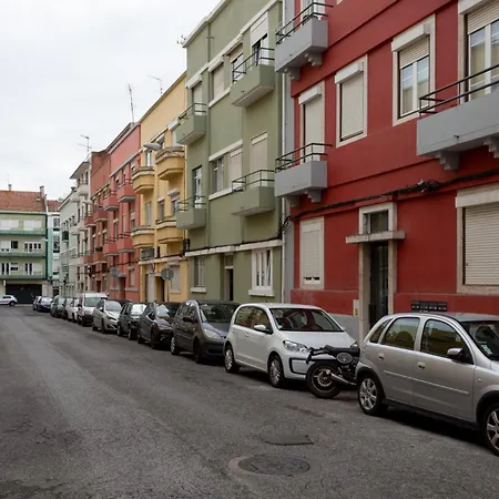 Stylish 2-bedroom With Terrace In Alcantara Apartment *