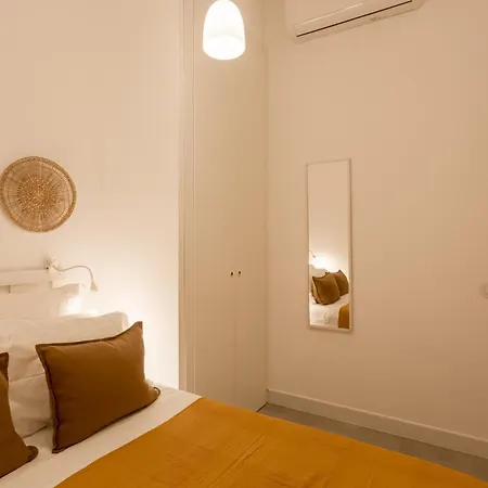 Apartment Stylish 2-bedroom With Terrace In Alcantara *